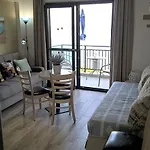 아파트 Haraki Beach